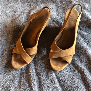UGG Wedge Sandals 9.5